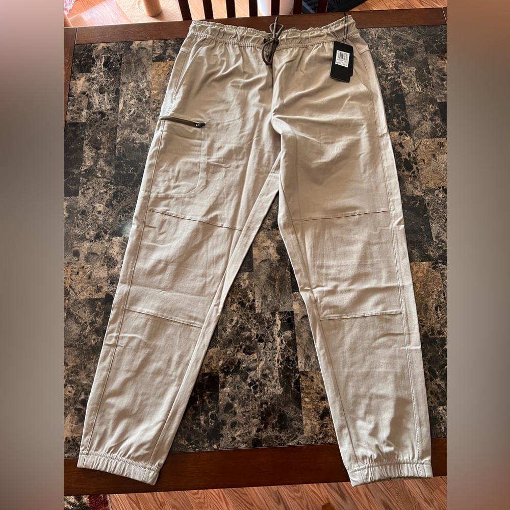 Men’s - Brand New - Motion Tan/Khaki Voyager Cargo Jogger’s